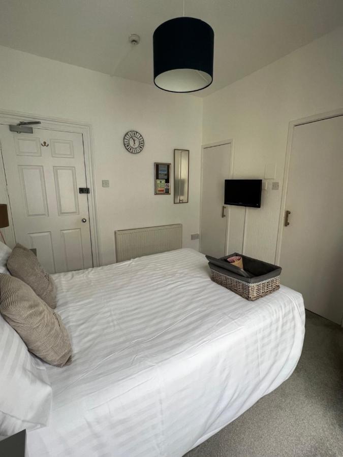 Lindholme Guest House Тенби Екстериор снимка