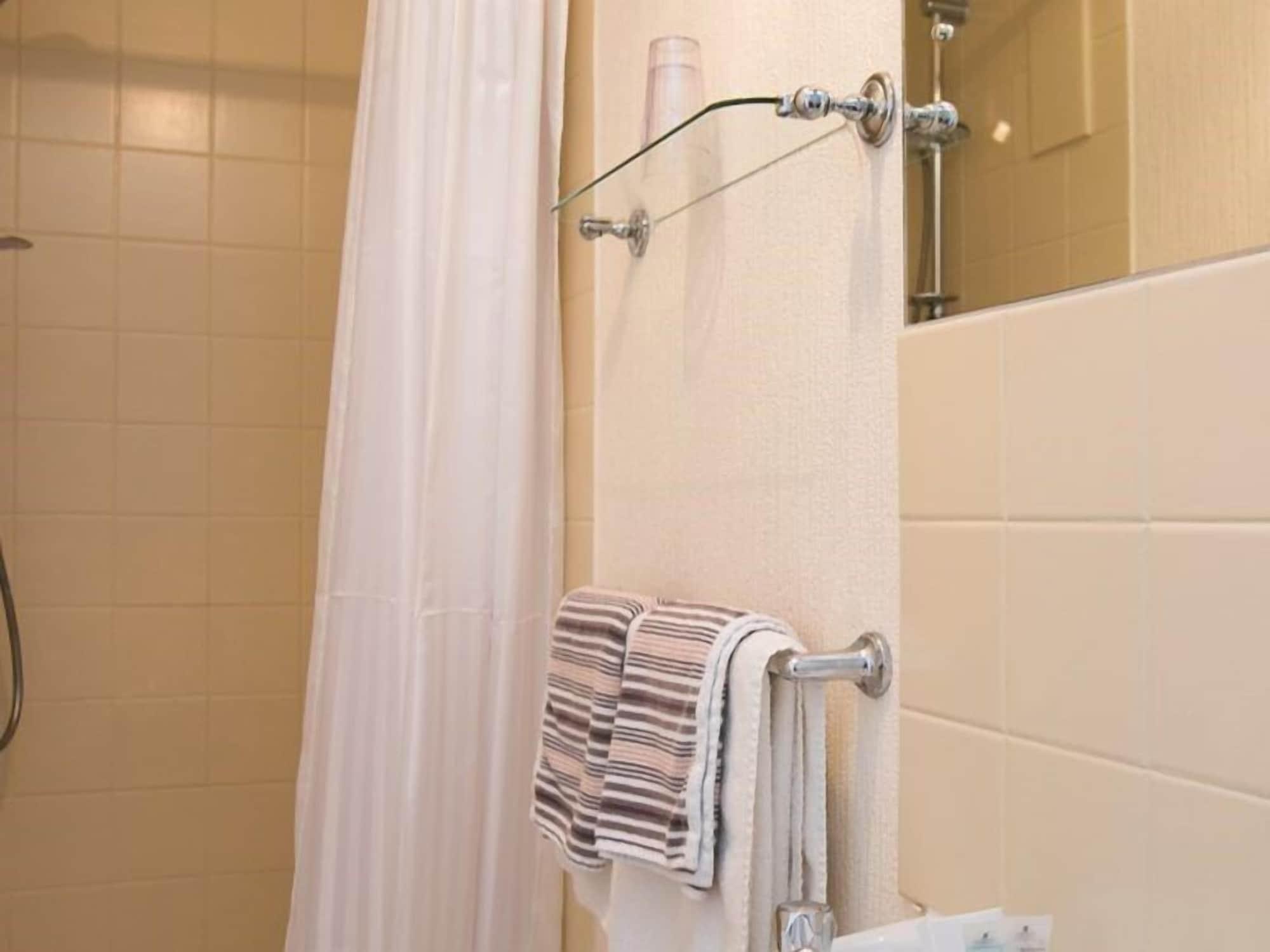 Lindholme Guest House Тенби Екстериор снимка