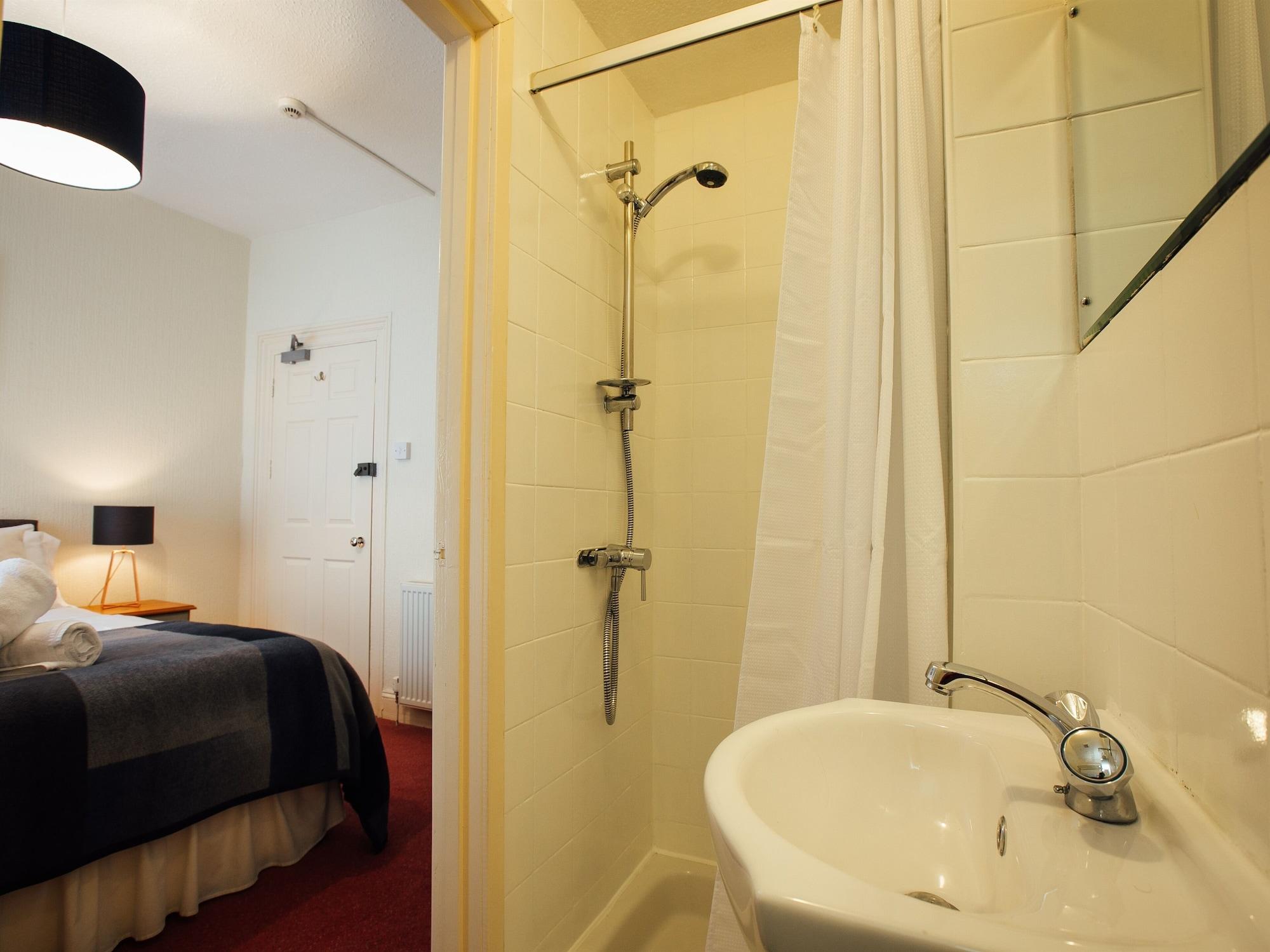 Lindholme Guest House Тенби Екстериор снимка